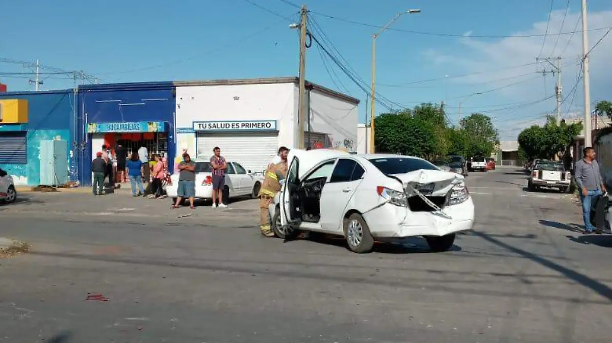 Carro blanco choque